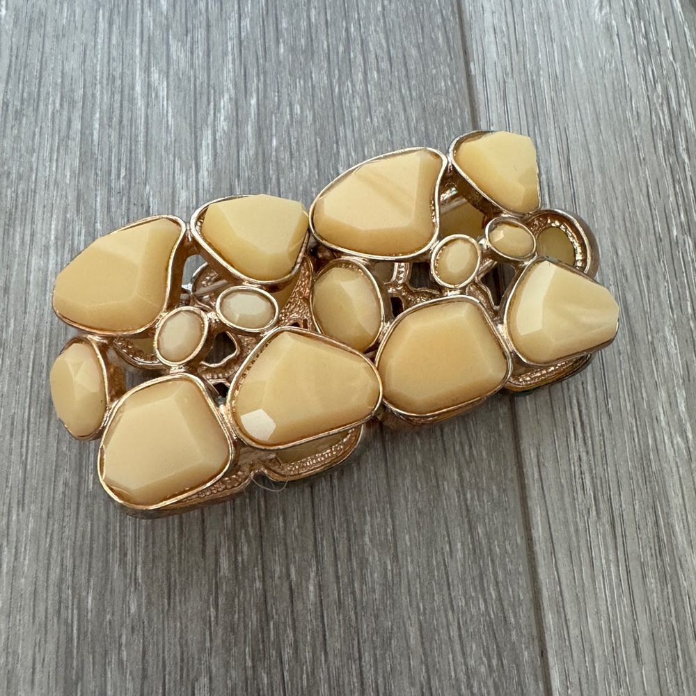 Vintage Chunky Gold and Cream Stretch Bracelet